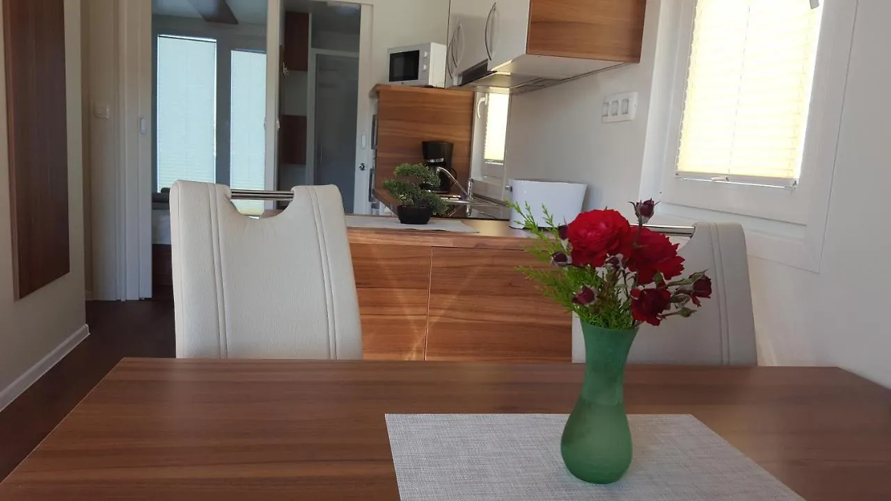 Botel House Boat - Floating House Sofia Hotel Pula