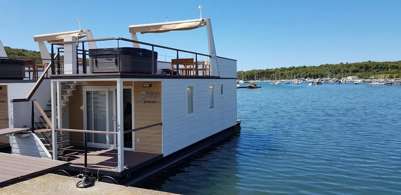 Botel House Boat - Floating House Sofia Hotel Pula