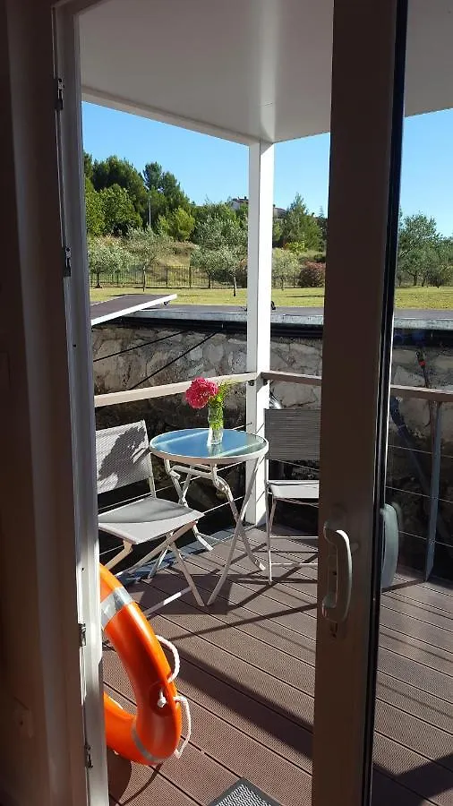 House Boat - Floating House Sofia Hotel Pula Botel