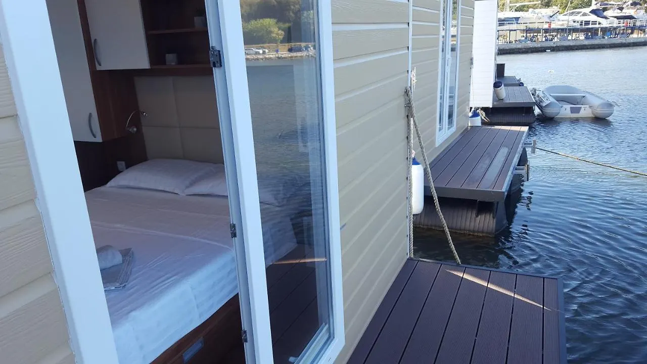 Botel House Boat - Floating House Sofia Hotel Pula Croatia