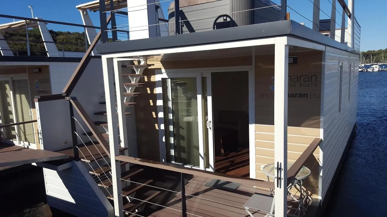 House Boat - Floating House Sofia Hotel Pula
