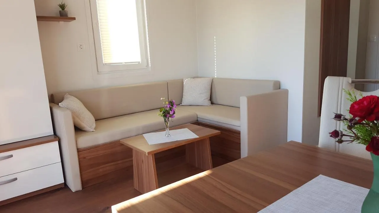 House Boat - Floating House Sofia Hotel Pula Botel